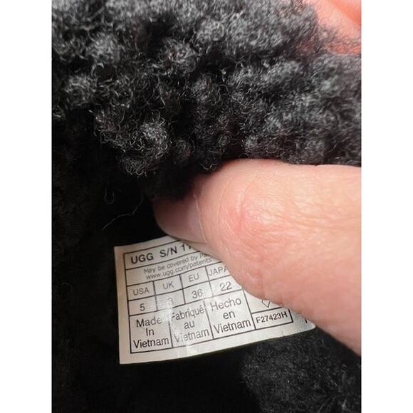 UGG Classic Ultra Mini Braid Slip-On Sheepskin Boots Booties Black 5 NEW $160 - Picture 6 of 7
